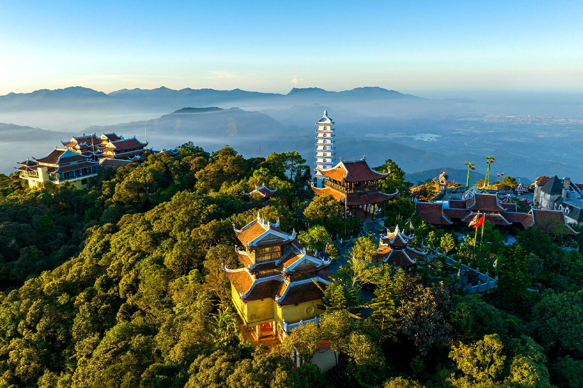 Thăm viếng Lĩnh Chúa Linh Từ - Bà Nà Hills